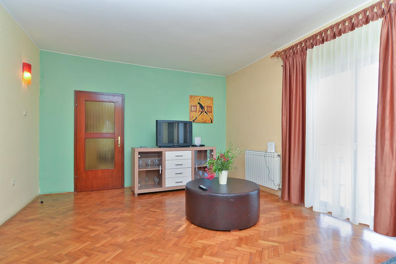 Apartments Gracijano 1724 Liznjan Luaran gambar