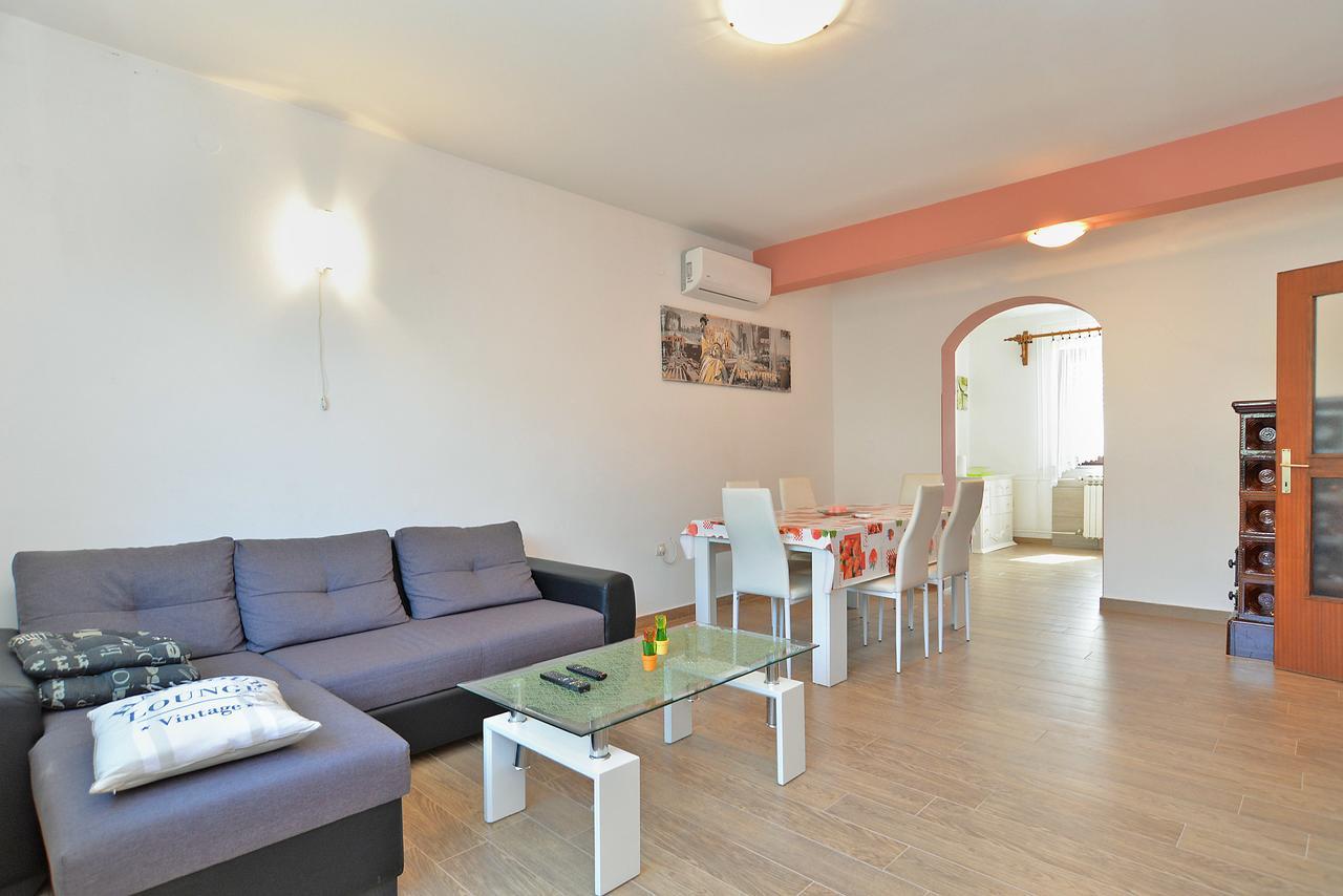 Apartments Gracijano 1724 Liznjan Luaran gambar