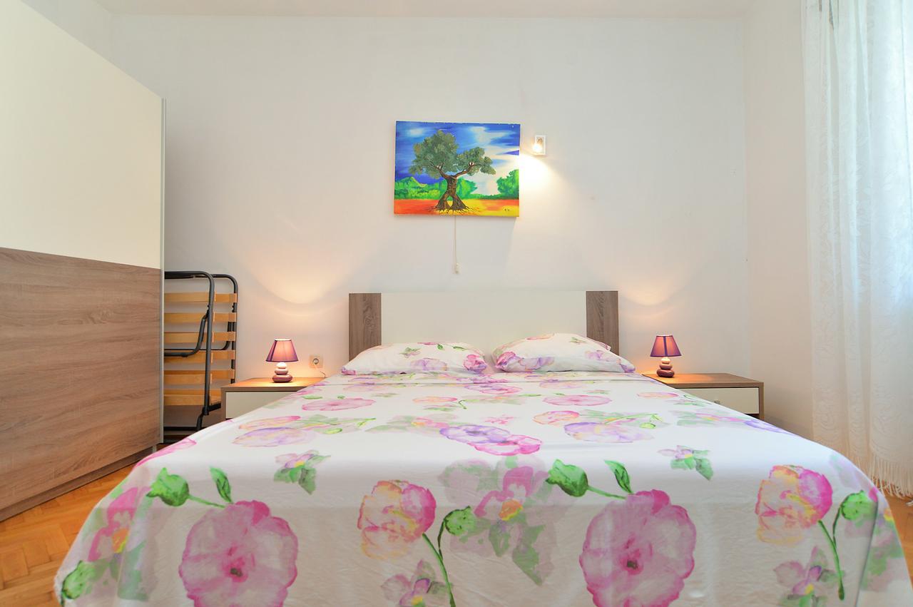 Apartments Gracijano 1724 Liznjan Luaran gambar