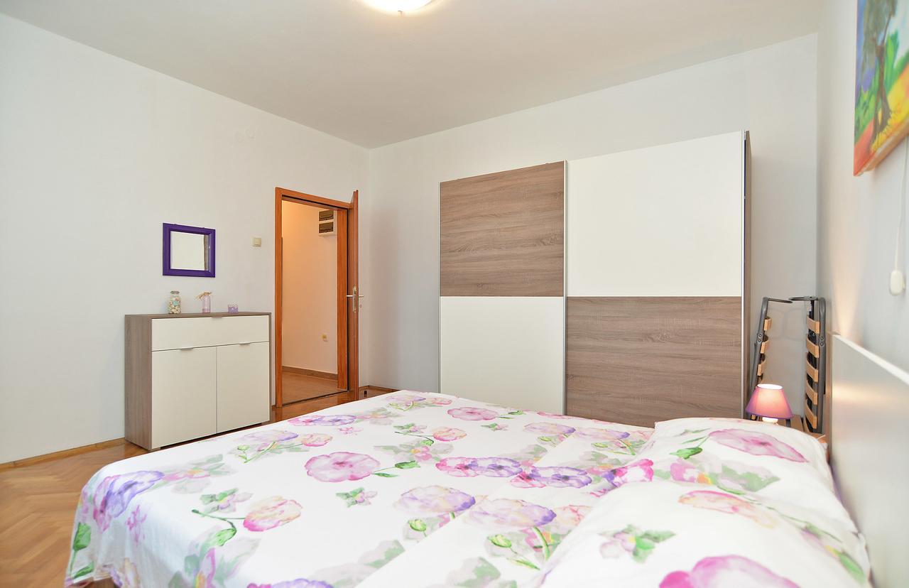 Apartments Gracijano 1724 Liznjan Luaran gambar