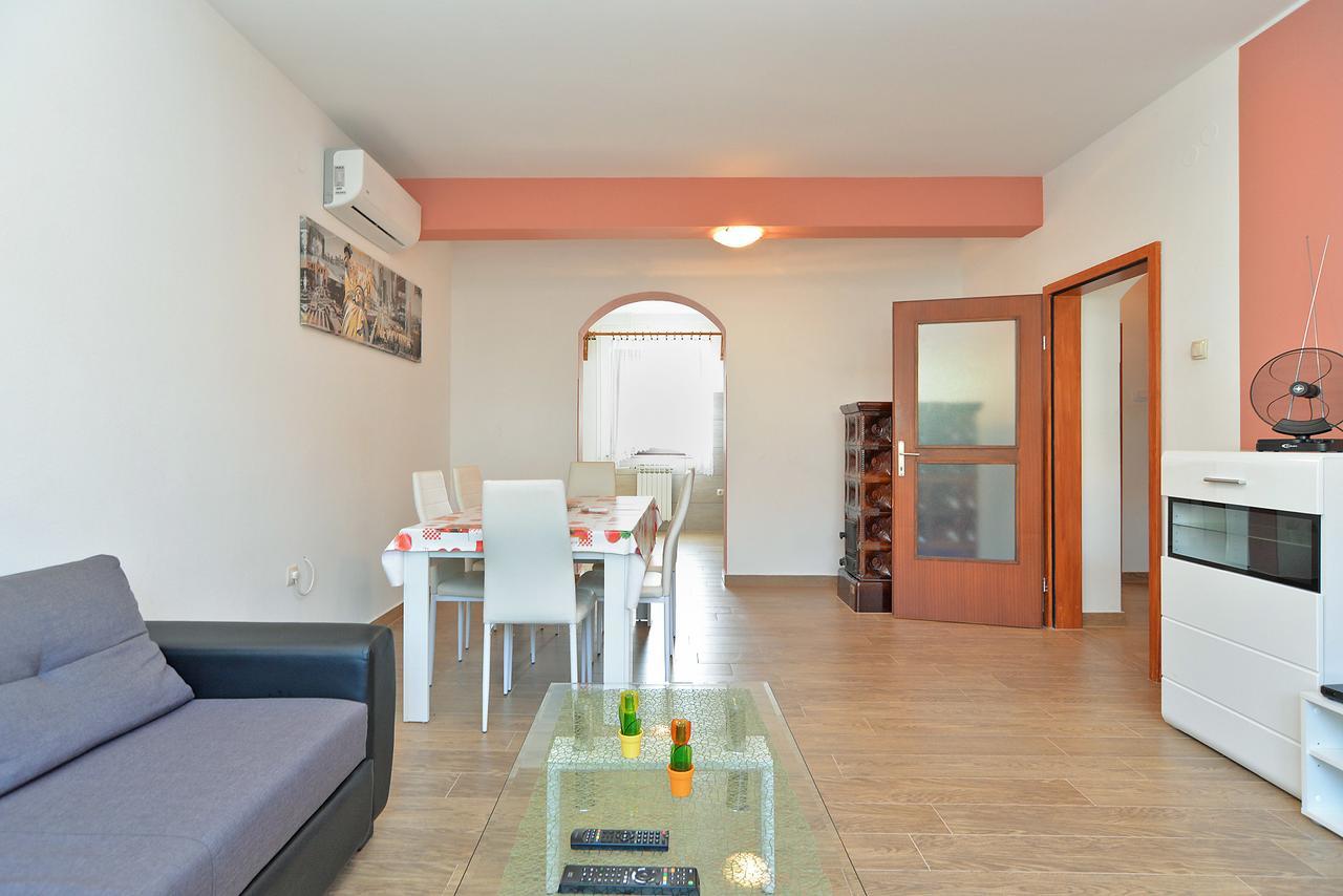 Apartments Gracijano 1724 Liznjan Luaran gambar