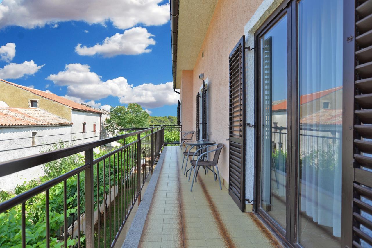 Apartments Gracijano 1724 Liznjan Luaran gambar